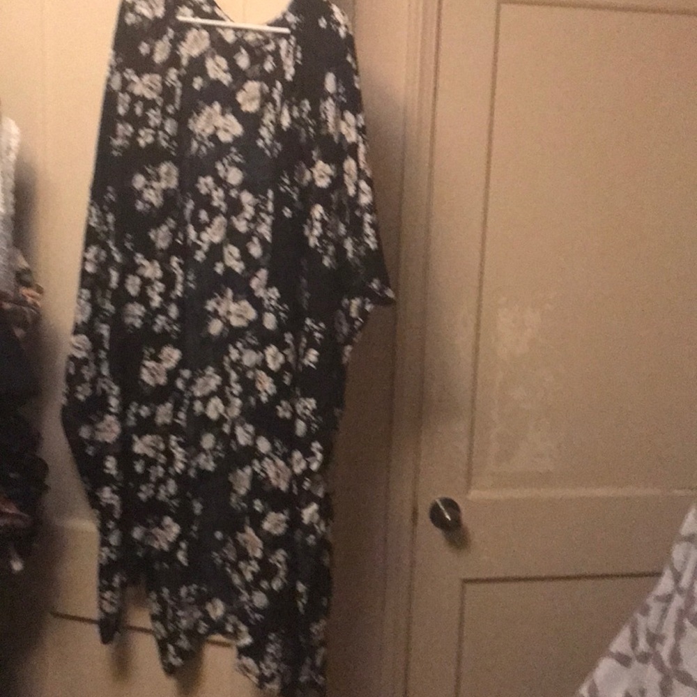 Black floral gauze kimono